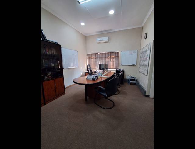 363M² OFFICE FOR SALE IN VEREENIGING CENTRAL